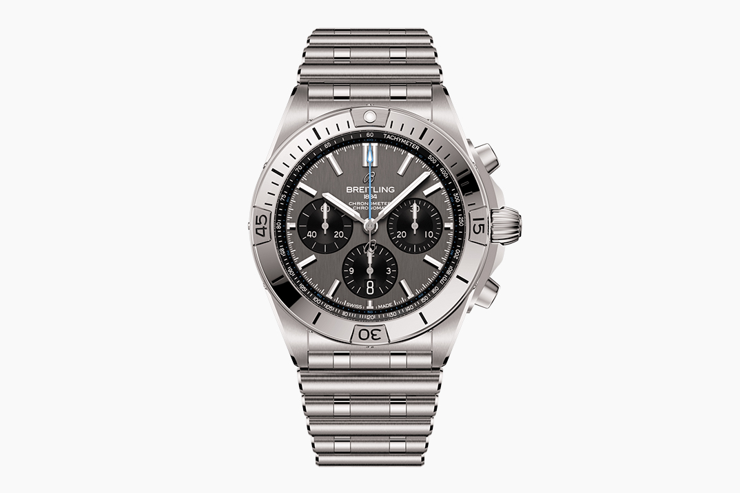 Perfect Replica Breitling Gives Its 42mm Chronomat B01 Chronograph a Lightweight Titanium Case